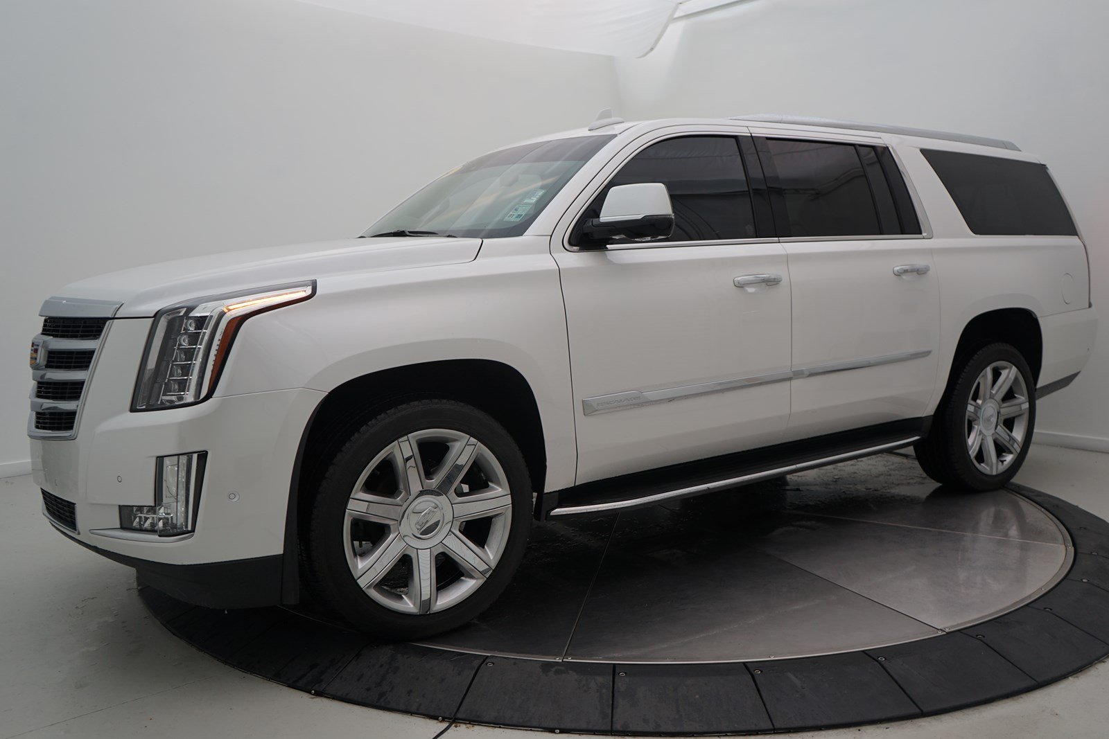 Pre Owned 2017 Cadillac Escalade Esv Luxury Sport Utility In Pre Owned 2017 Cadillac Escalade Esv Luxury